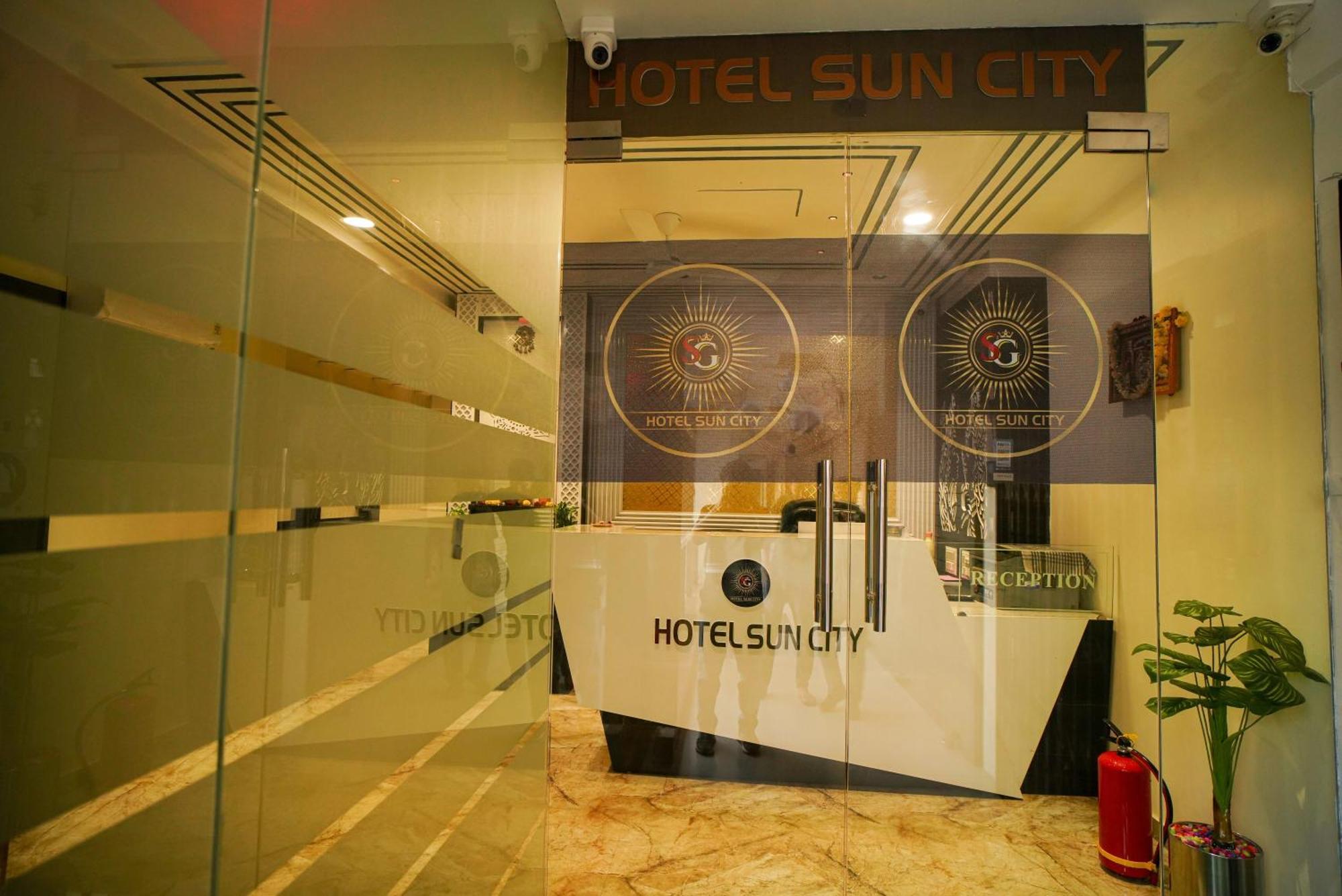 Hotel Suncity Αχμπανταμπάντ Εξωτερικό φωτογραφία