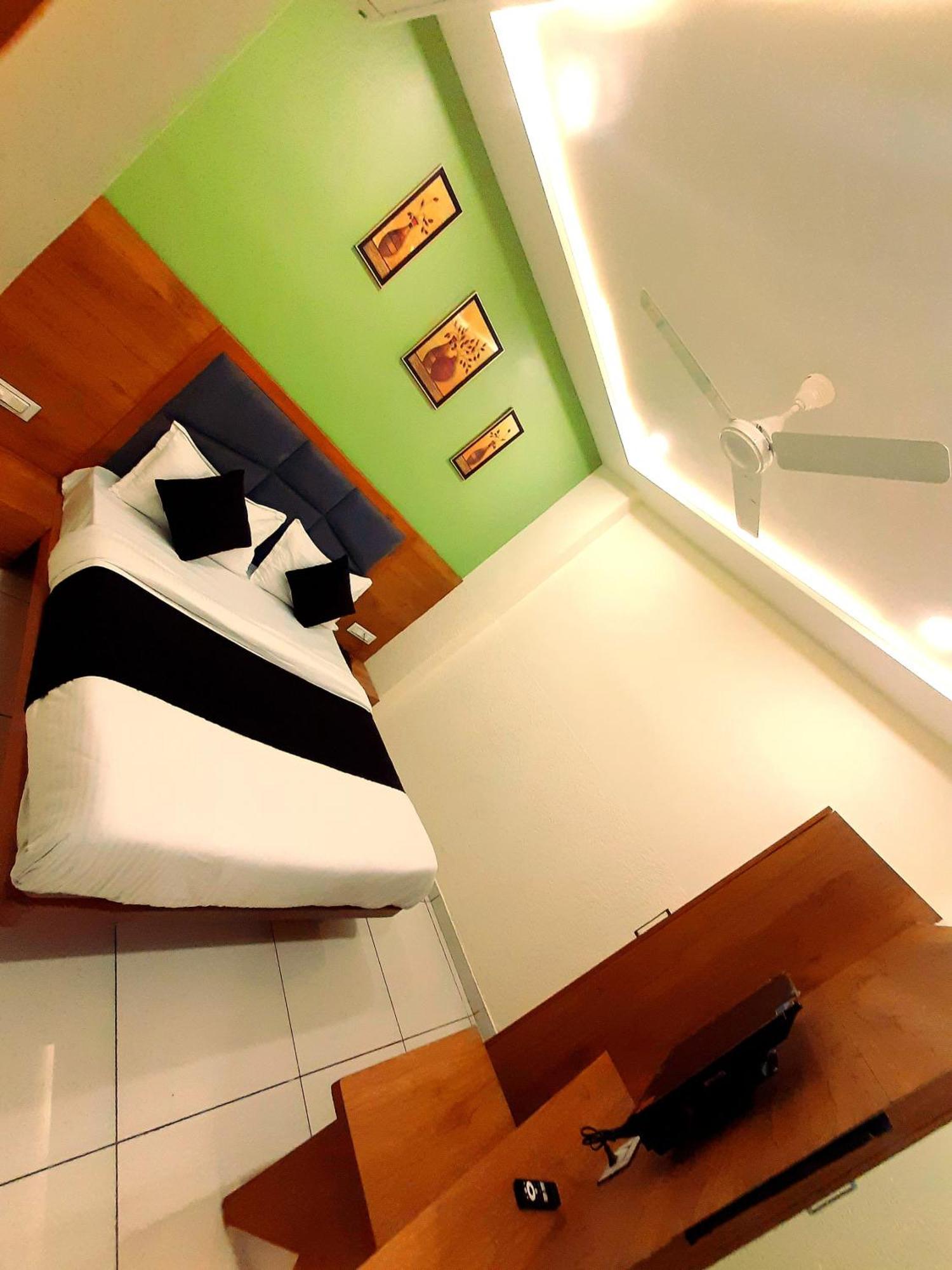 Hotel Suncity Αχμπανταμπάντ Εξωτερικό φωτογραφία