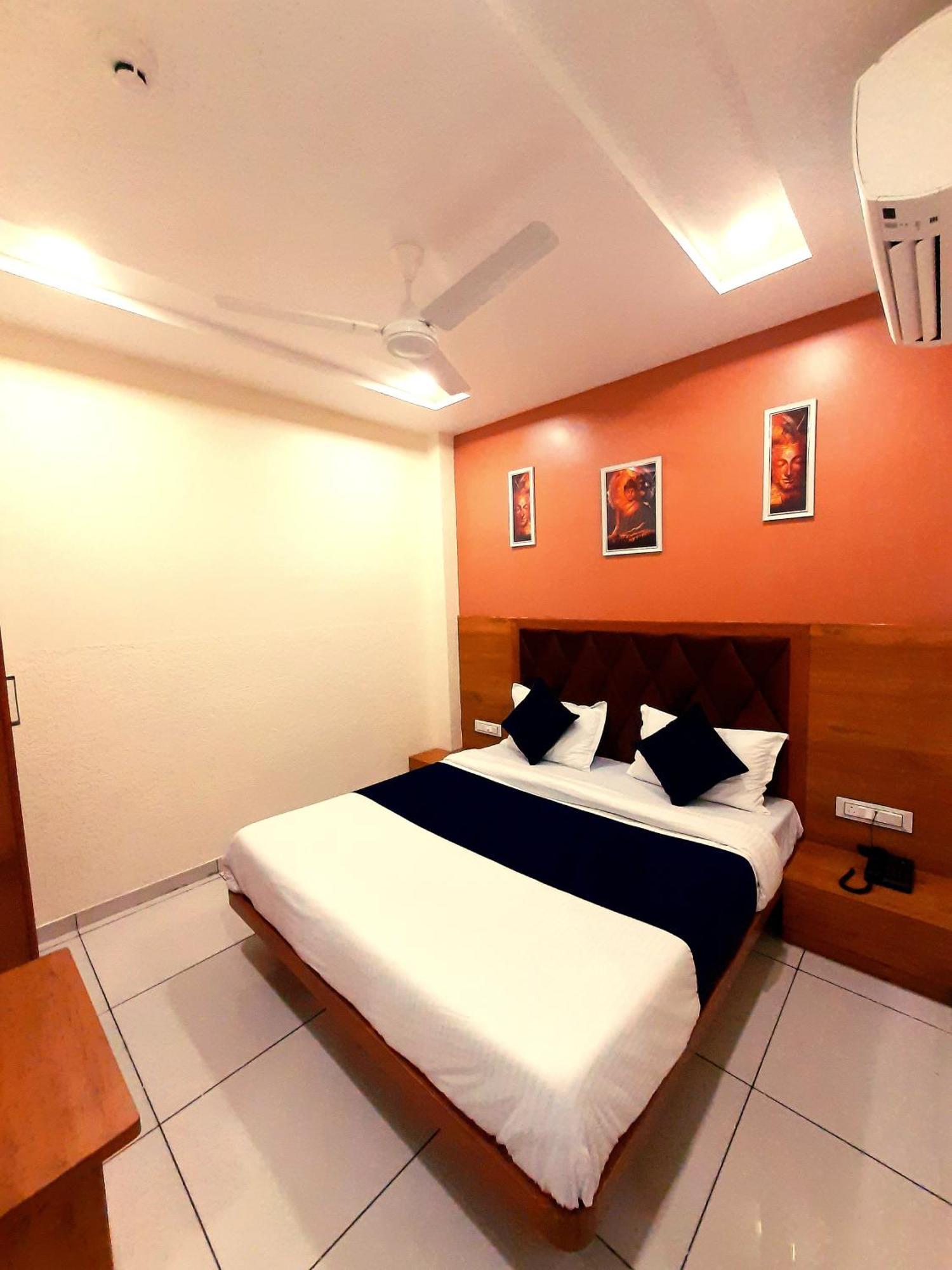 Hotel Suncity Αχμπανταμπάντ Εξωτερικό φωτογραφία