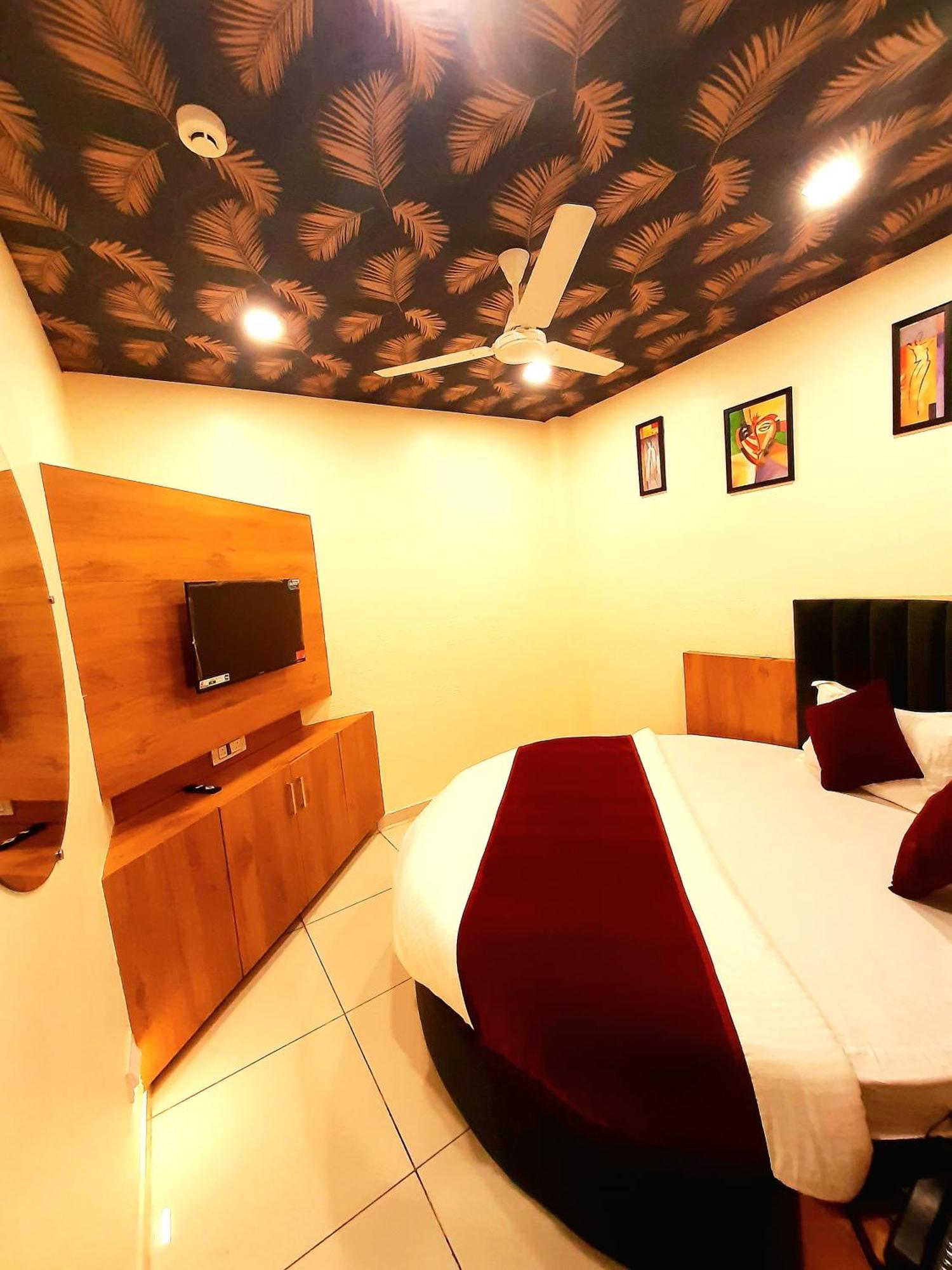 Hotel Suncity Αχμπανταμπάντ Εξωτερικό φωτογραφία