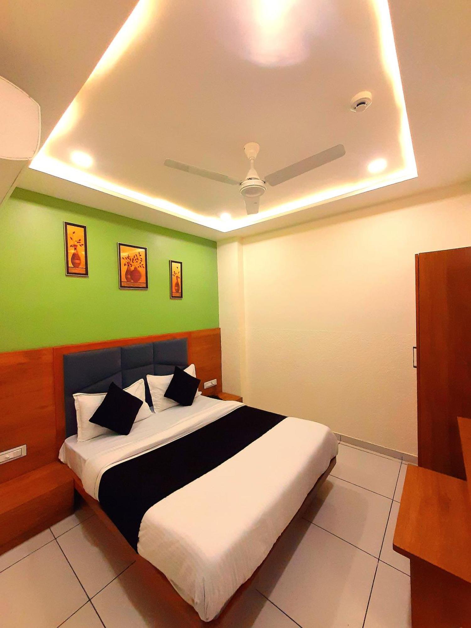 Hotel Suncity Αχμπανταμπάντ Εξωτερικό φωτογραφία