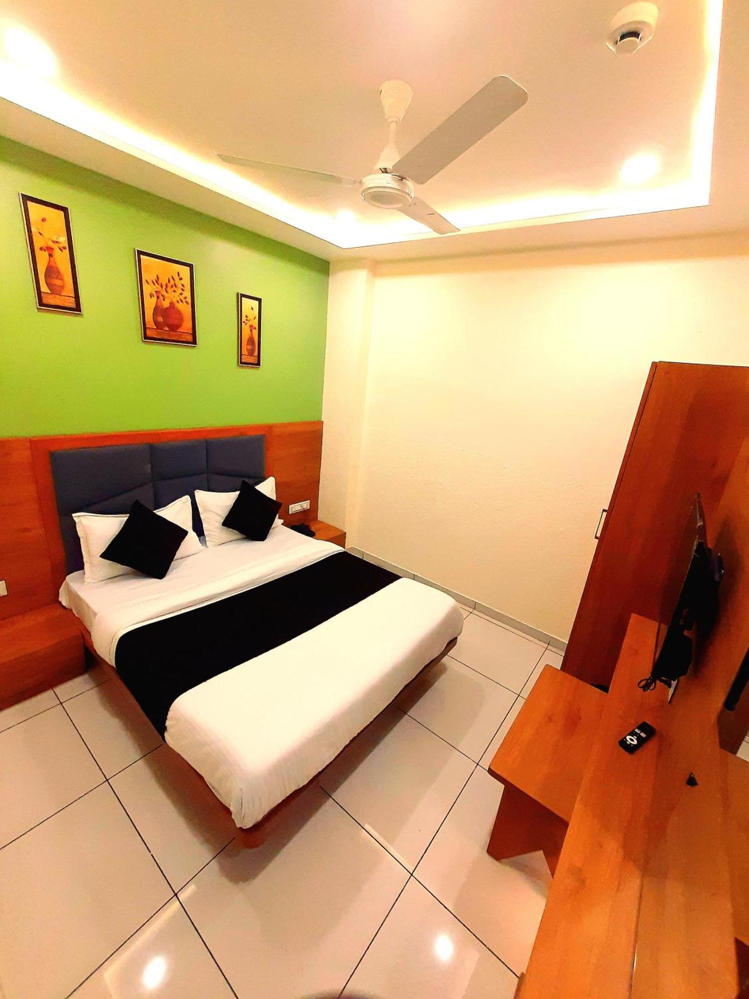 Hotel Suncity Αχμπανταμπάντ Εξωτερικό φωτογραφία