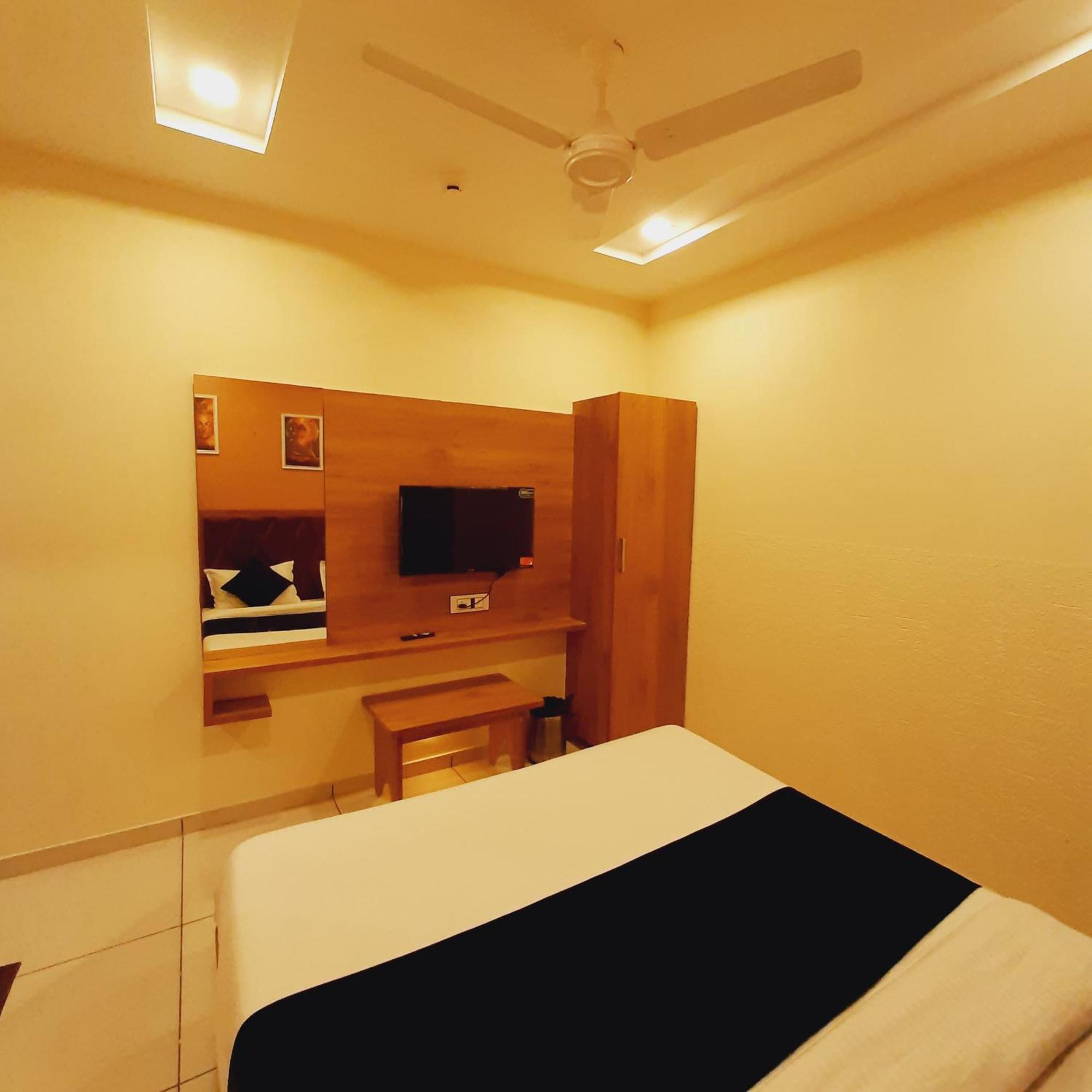 Hotel Suncity Αχμπανταμπάντ Εξωτερικό φωτογραφία