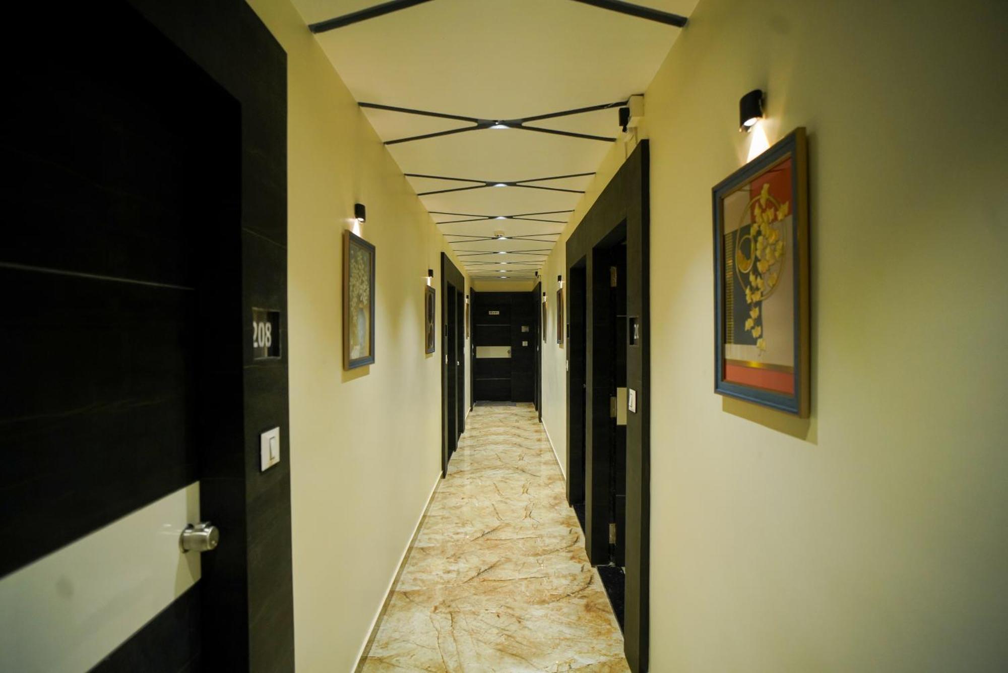 Hotel Suncity Αχμπανταμπάντ Εξωτερικό φωτογραφία