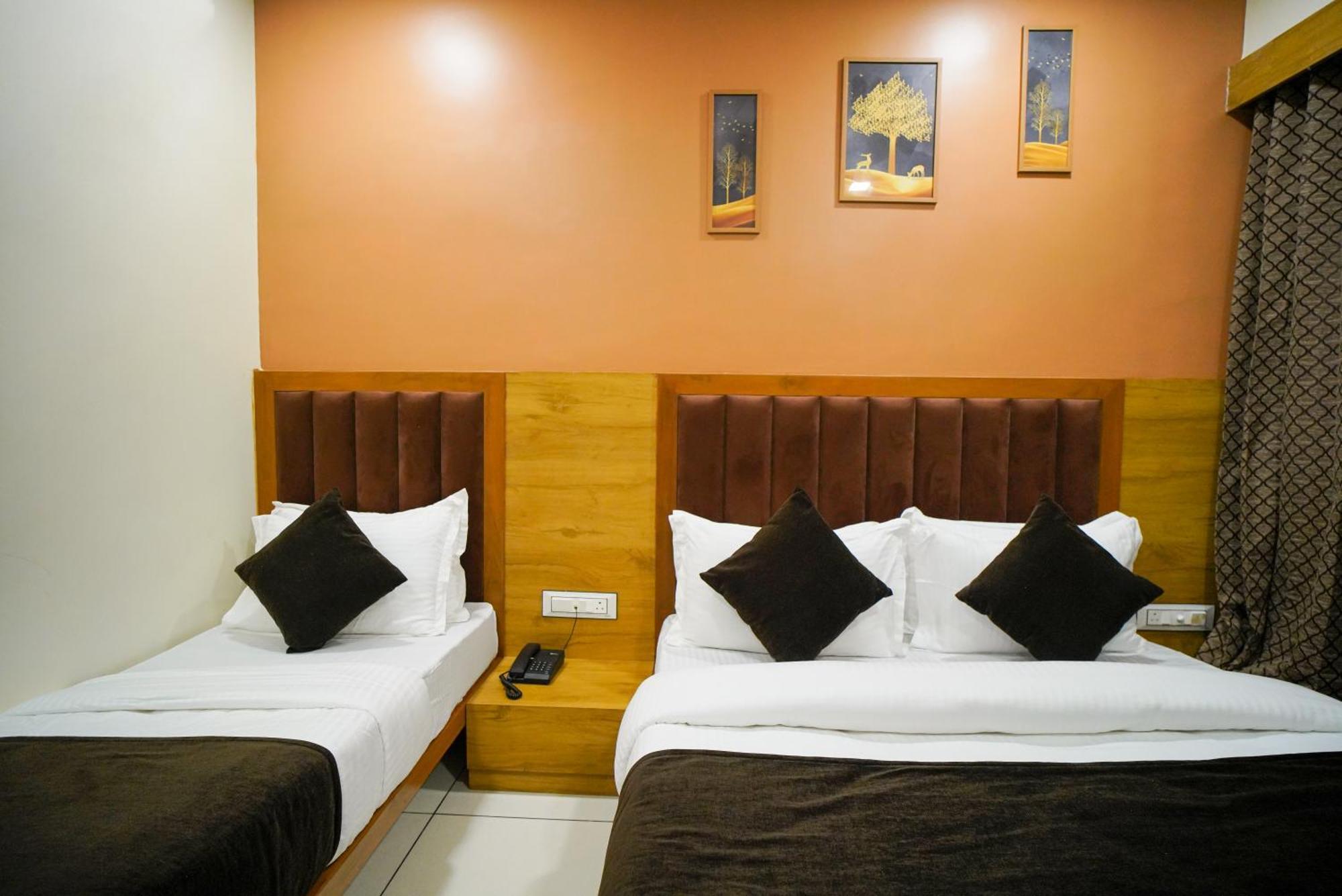 Hotel Suncity Αχμπανταμπάντ Εξωτερικό φωτογραφία