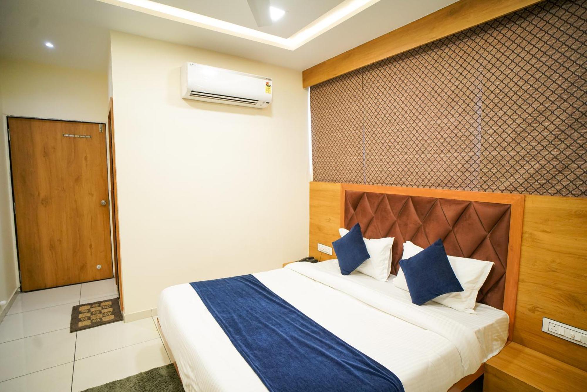 Hotel Suncity Αχμπανταμπάντ Εξωτερικό φωτογραφία